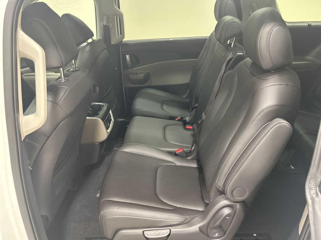 new 2026 Kia Carnival Hybrid car, priced at $48,274