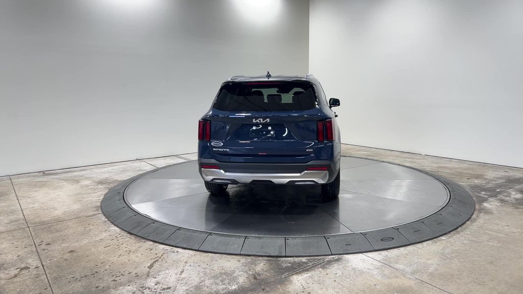 new 2025 Kia Sorento car, priced at $35,854