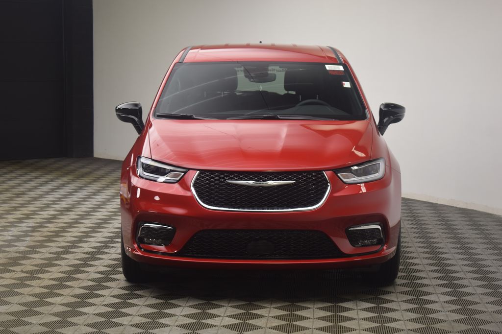 new 2026 Chrysler Pacifica car, priced at $43,561