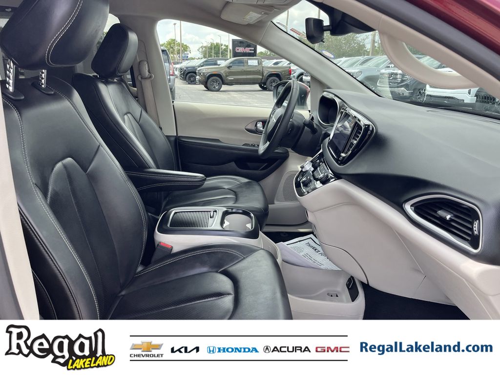 used 2023 Chrysler Pacifica car, priced at $21,294
