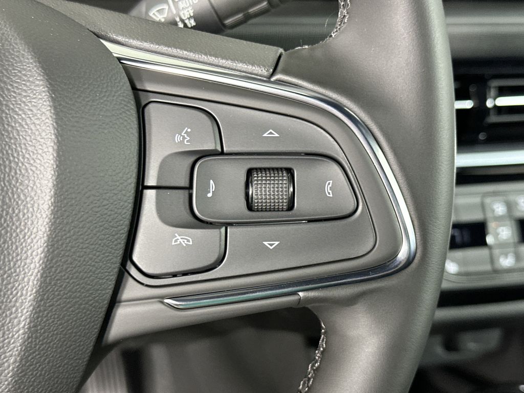 new 2025 Buick Envista car, priced at $29,075