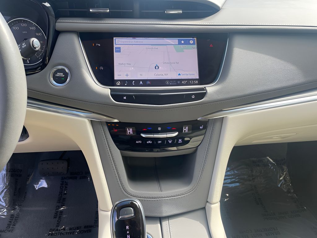 used 2022 Cadillac XT5 car, priced at $37,500