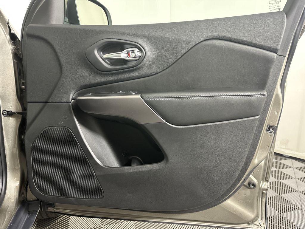 used 2019 Jeep Cherokee car, priced at $15,579