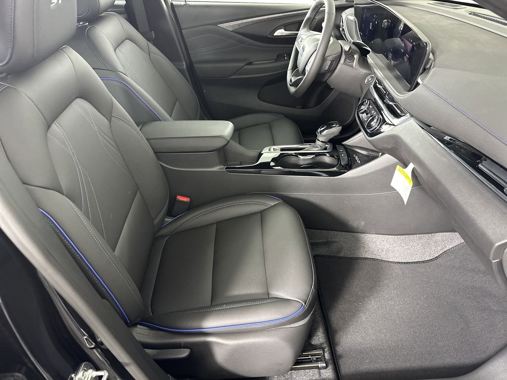 new 2025 Buick Envista car, priced at $29,570
