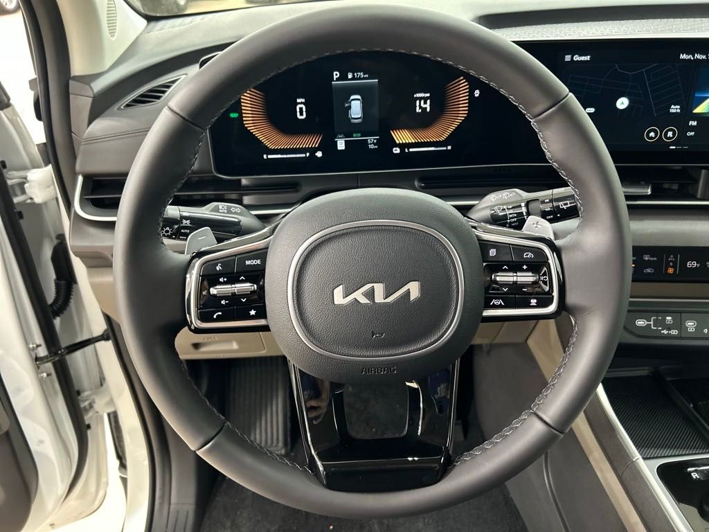 new 2025 Kia Carnival Hybrid car, priced at $44,105