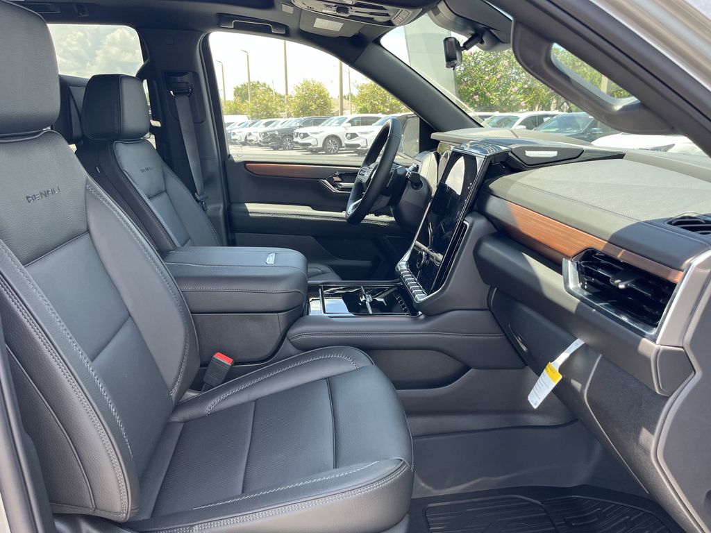 new 2025 GMC Yukon car, priced at $95,065