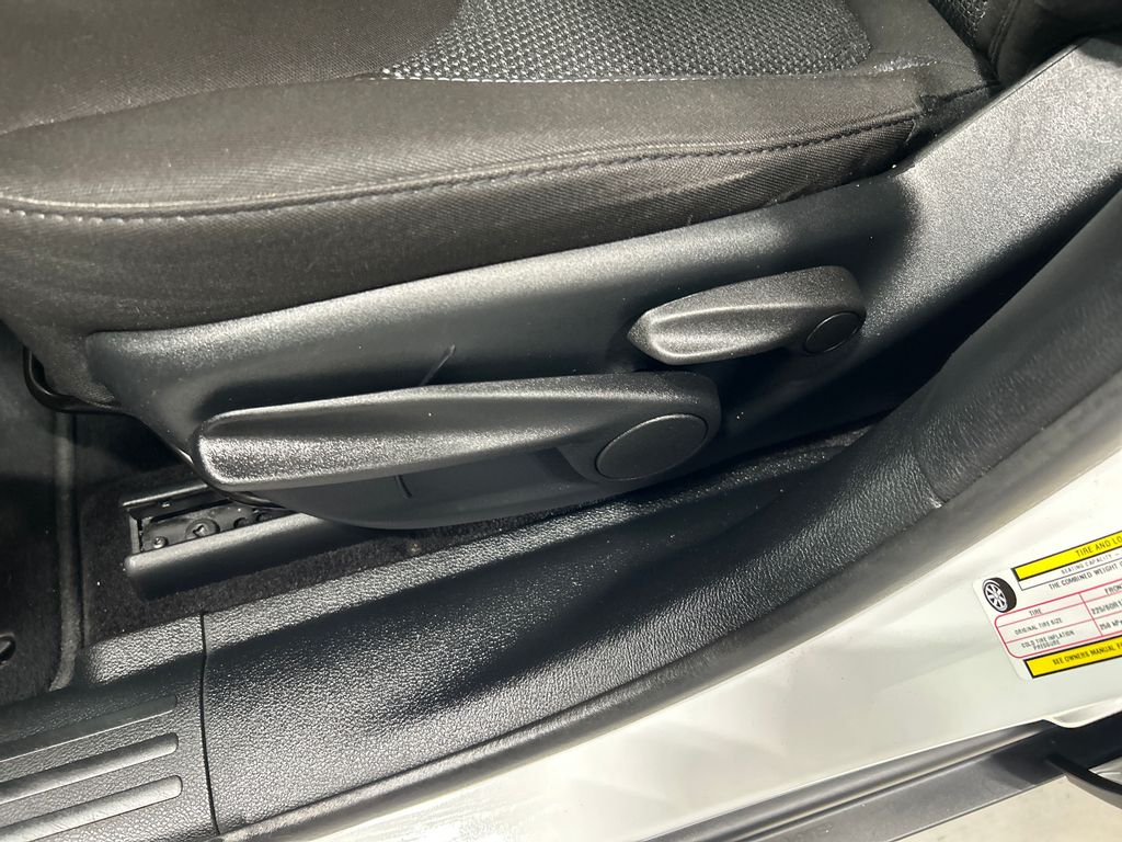 used 2019 Jeep Cherokee car, priced at $16,501