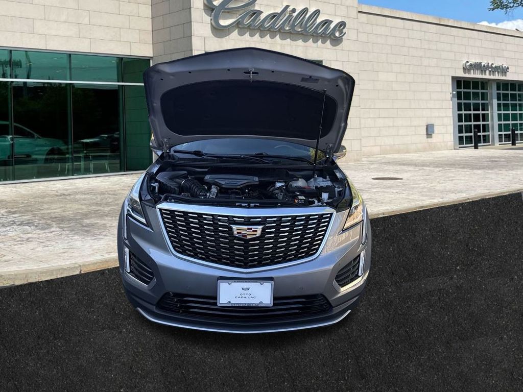 used 2021 Cadillac XT5 car, priced at $32,250