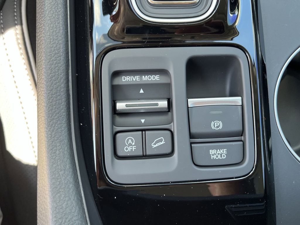 new 2025 Honda Pilot car, priced at $54,437