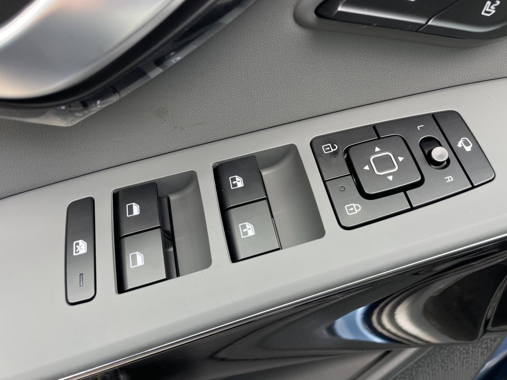 new 2025 Kia Niro car, priced at $33,027