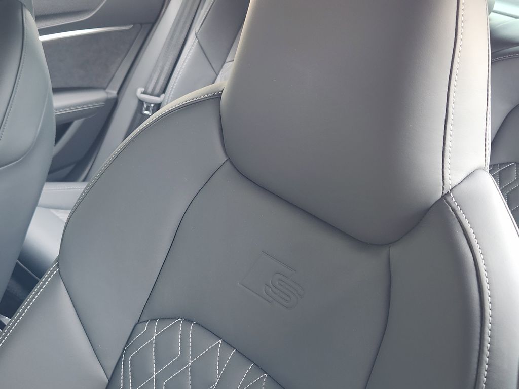 new 2025 Audi S7 car, priced at $100,600