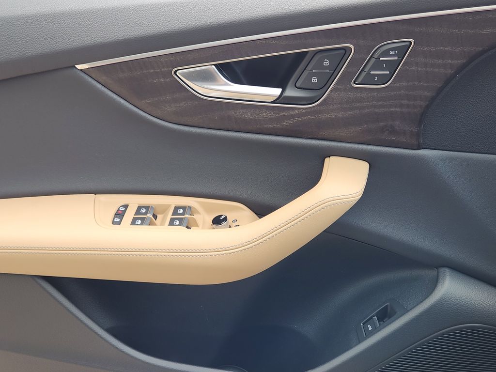new 2025 Audi Q8 car, priced at $83,365