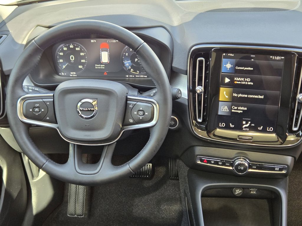 used 2021 Volvo XC40 car, priced at $22,862