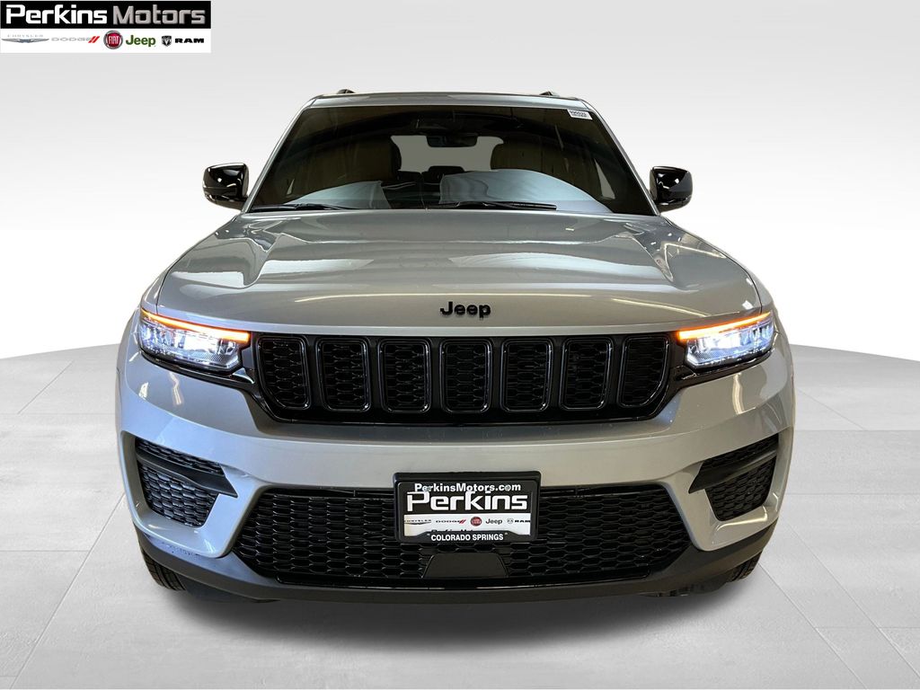 new 2025 Jeep Grand Cherokee car, priced at $43,994