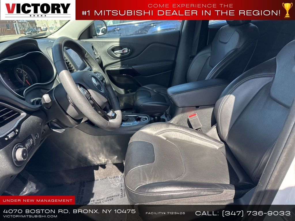 used 2023 Jeep Cherokee car, priced at $18,995