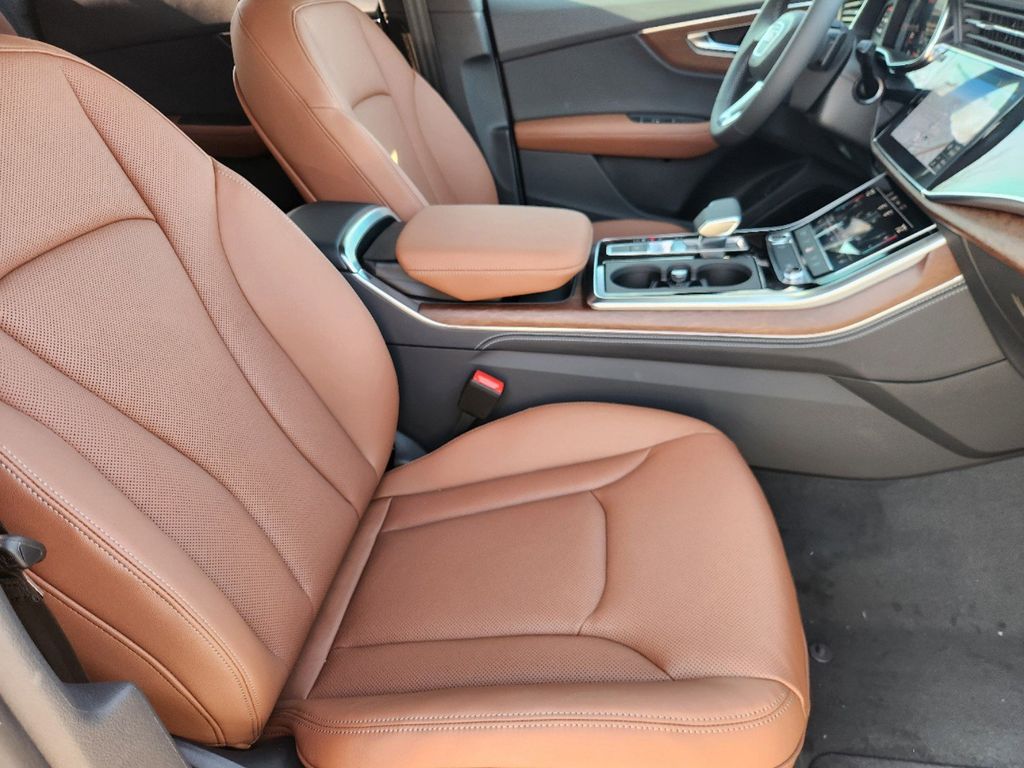 new 2025 Audi Q8 car, priced at $86,615