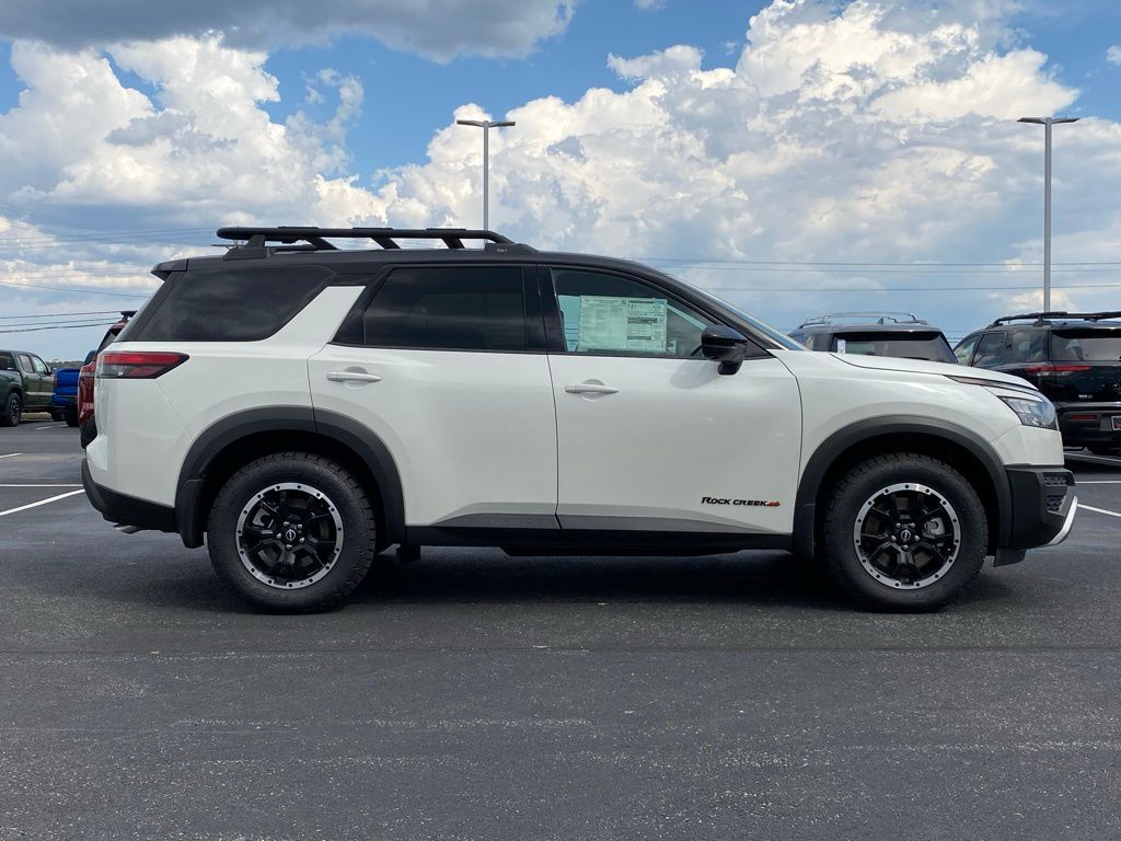 new 2024 Nissan Pathfinder car, priced at $40,830