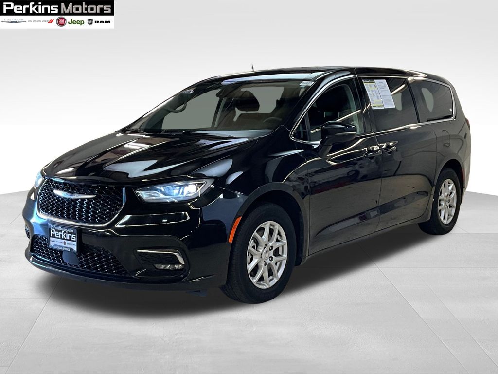 used 2024 Chrysler Pacifica car, priced at $33,343