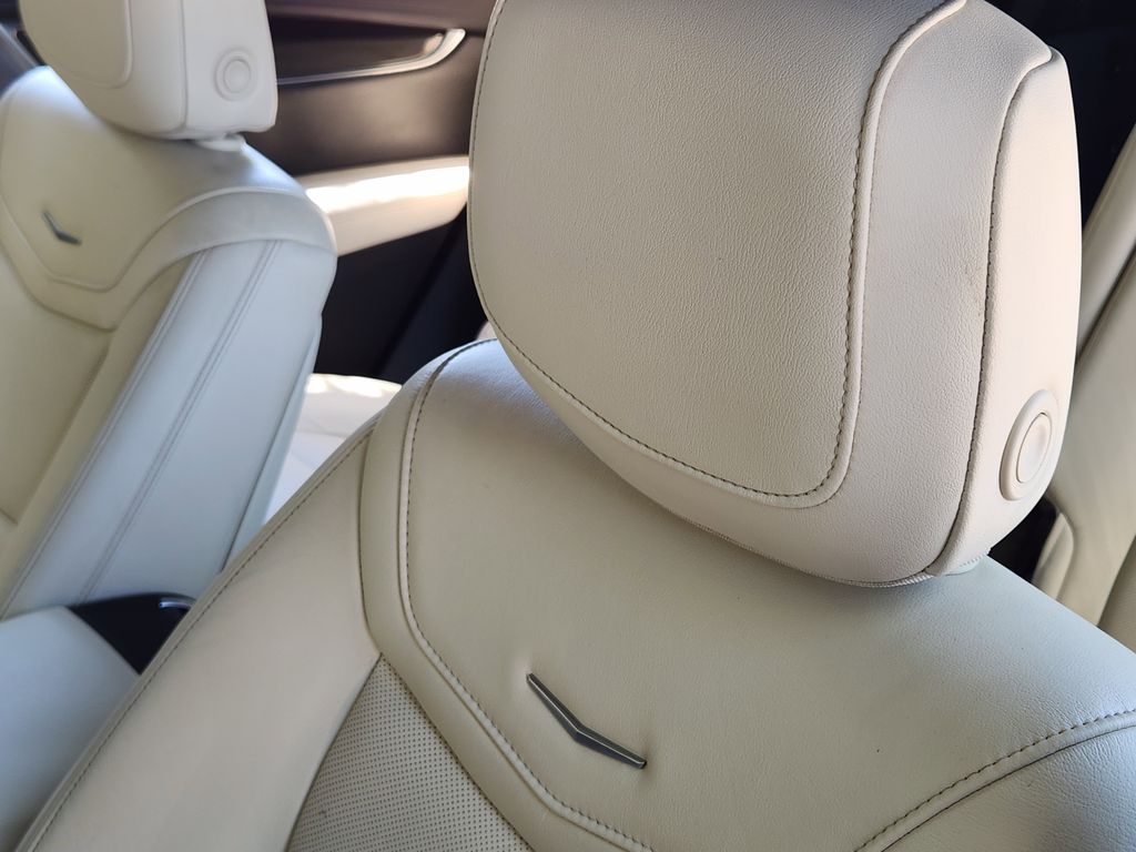 used 2020 Cadillac XT6 car, priced at $31,502