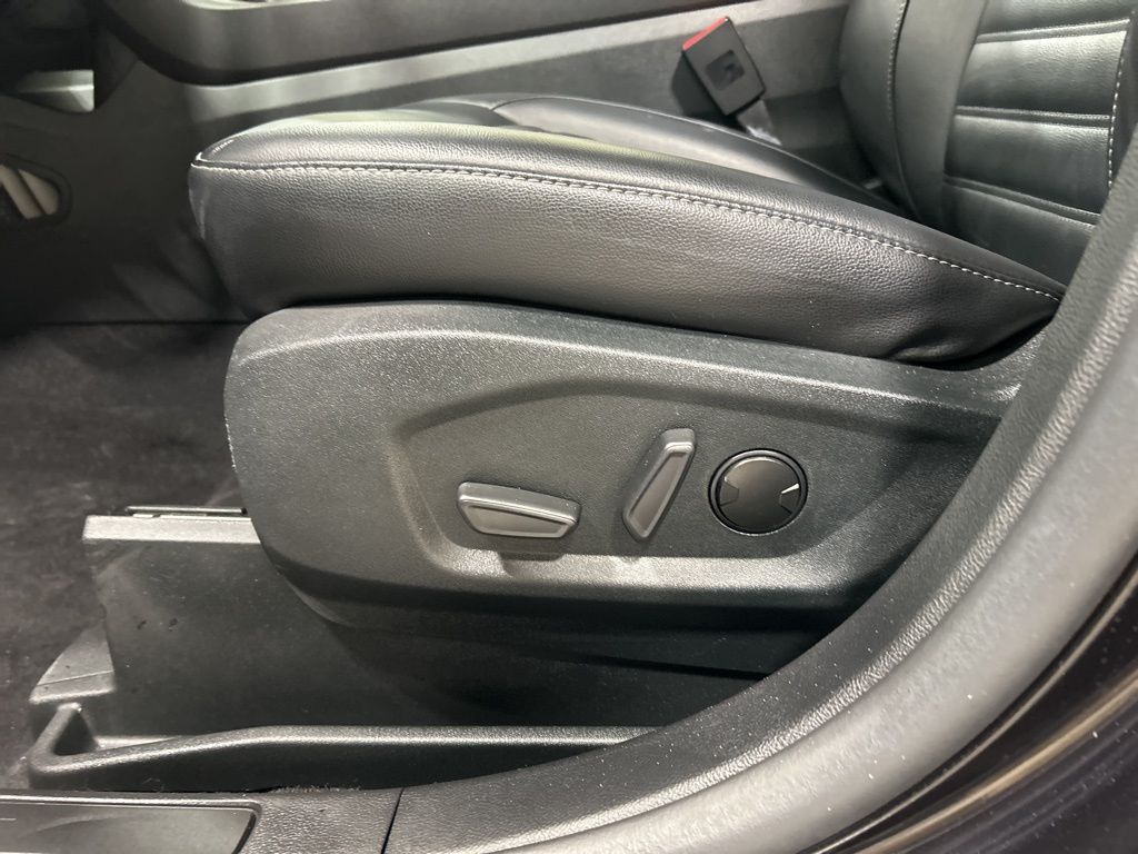 used 2022 Ford Edge car, priced at $28,914