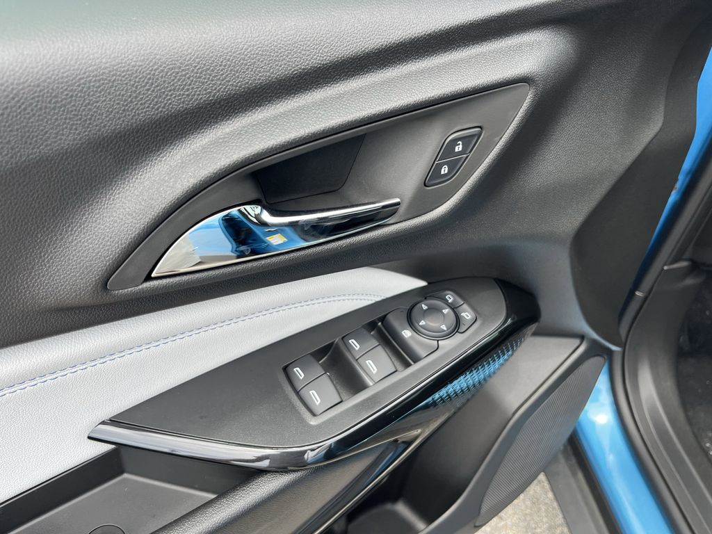 new 2025 Chevrolet Trax car, priced at $23,967
