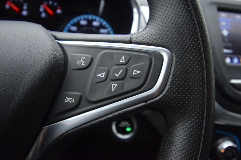 used 2022 Chevrolet Equinox car, priced at $17,700