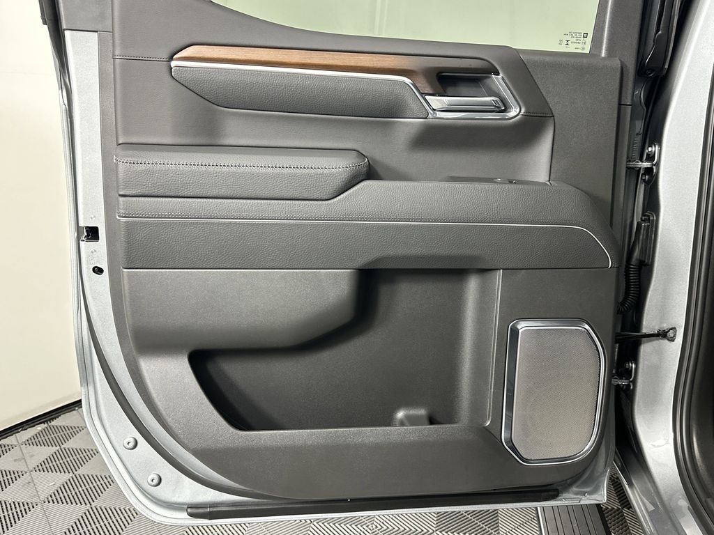 new 2025 GMC Sierra 1500 car, priced at $69,694