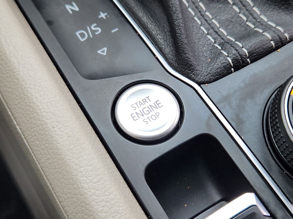 used 2022 Volkswagen Atlas car, priced at $34,524