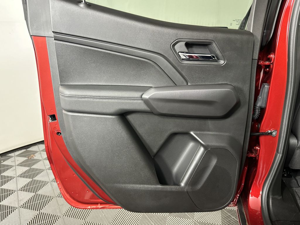 new 2025 GMC Canyon car, priced at $40,995