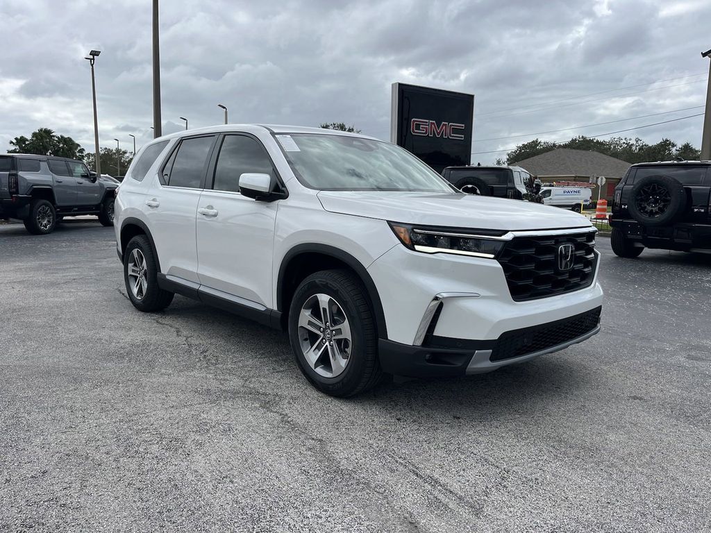 new 2025 Honda Pilot car, priced at $45,350