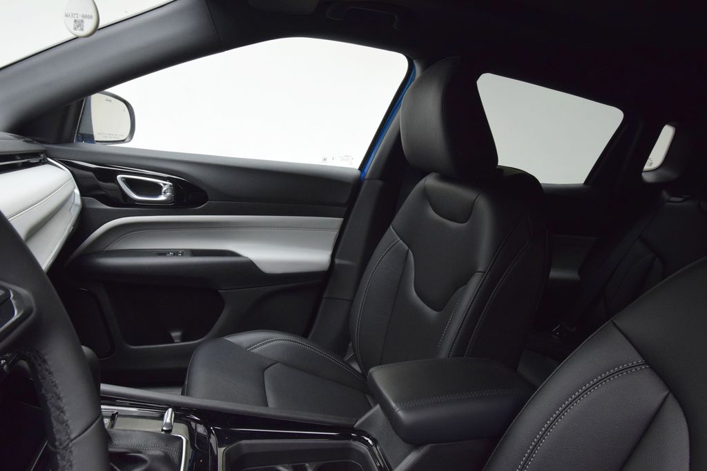 new 2025 Jeep Compass car, priced at $34,095