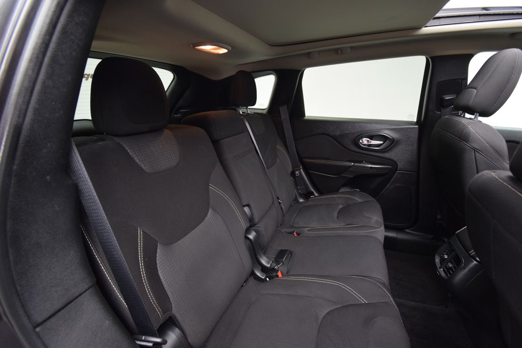 used 2016 Jeep Cherokee car, priced at $10,095