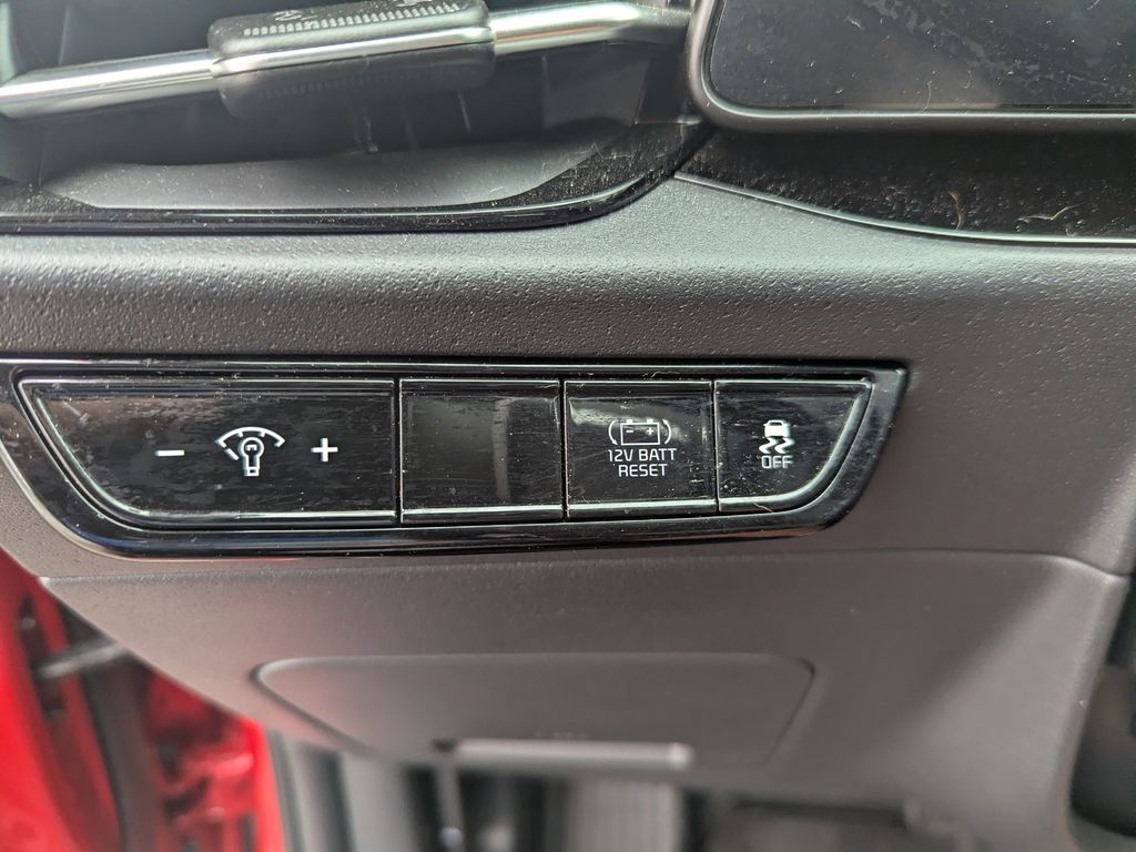 used 2025 Kia Niro car, priced at $26,491