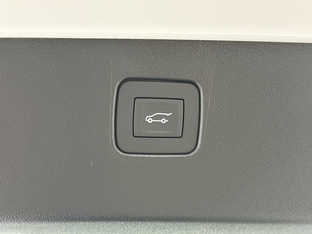 new 2025 Buick Envista car, priced at $31,685