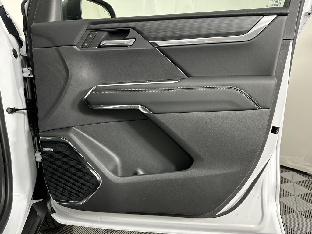 new 2025 GMC Acadia car, priced at $50,129