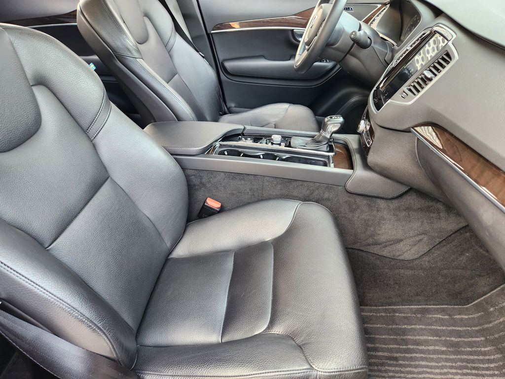 used 2019 Volvo XC90 car, priced at $25,362