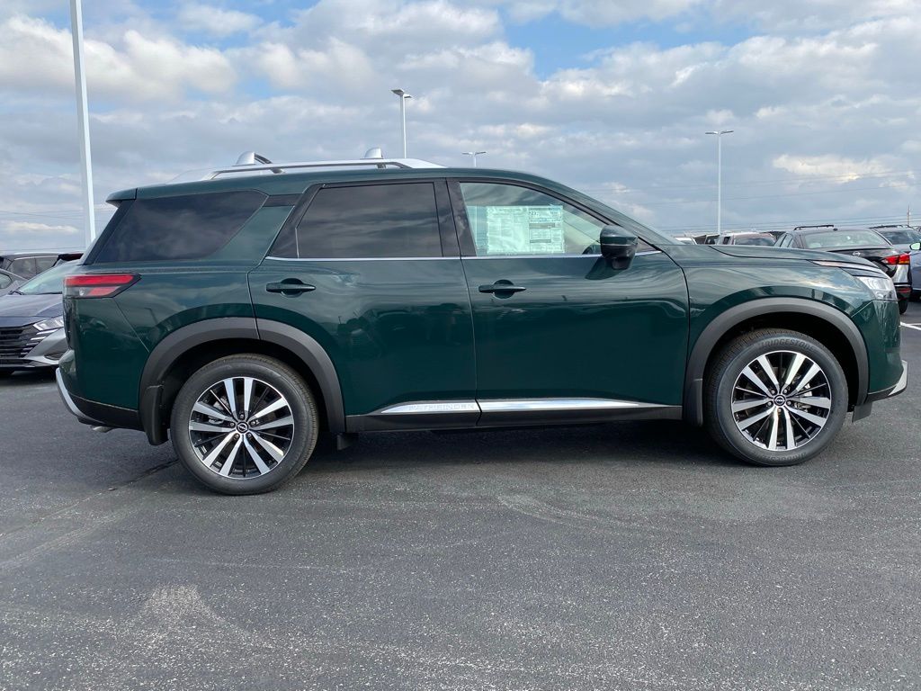 new 2024 Nissan Pathfinder car, priced at $43,900