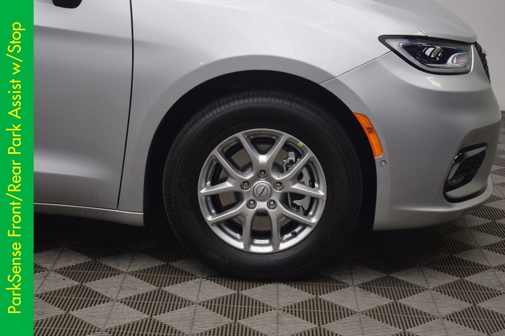 new 2026 Chrysler Pacifica car, priced at $44,544
