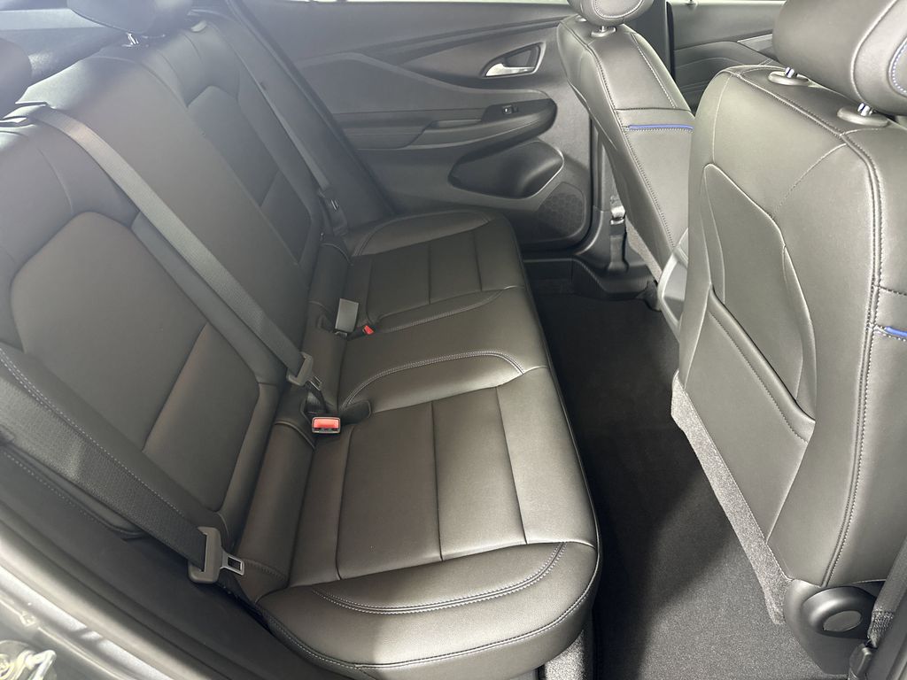 new 2025 Buick Envista car, priced at $28,080