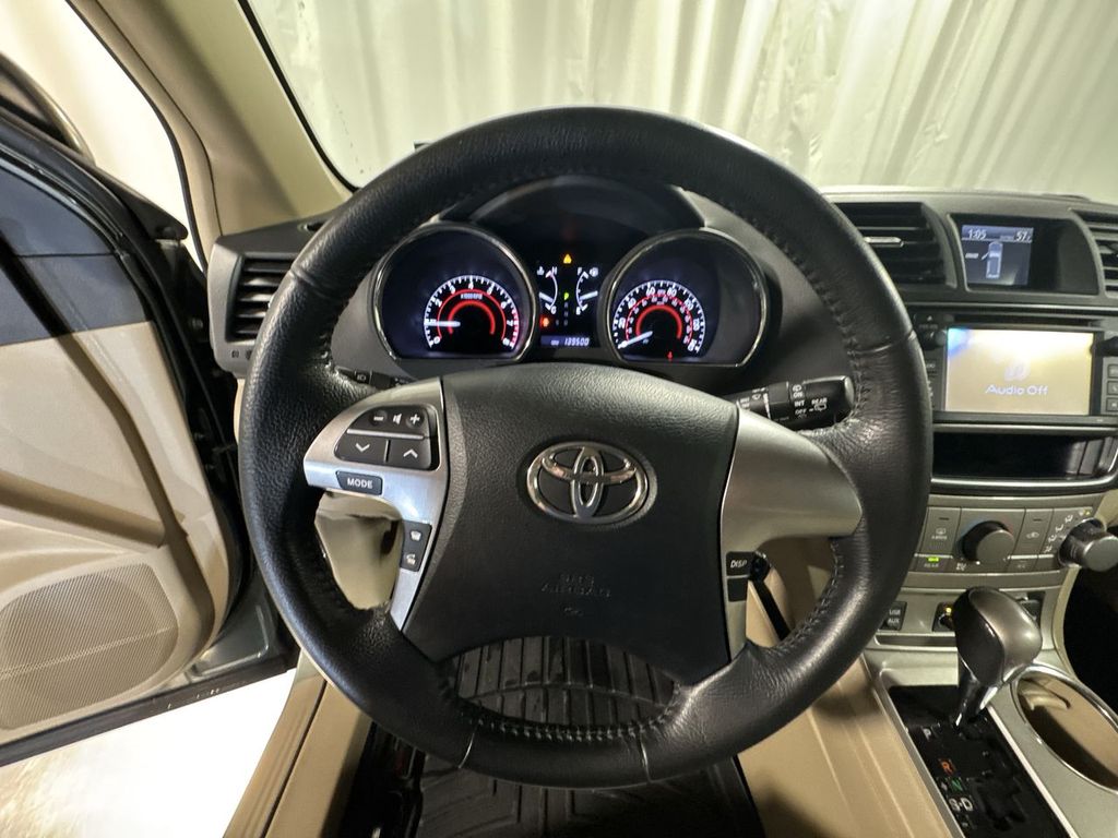 used 2013 Toyota Highlander car, priced at $14,992