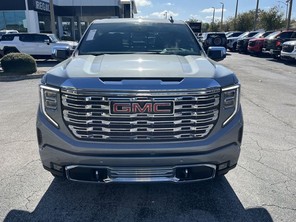 new 2025 GMC Sierra 1500 car, priced at $73,055