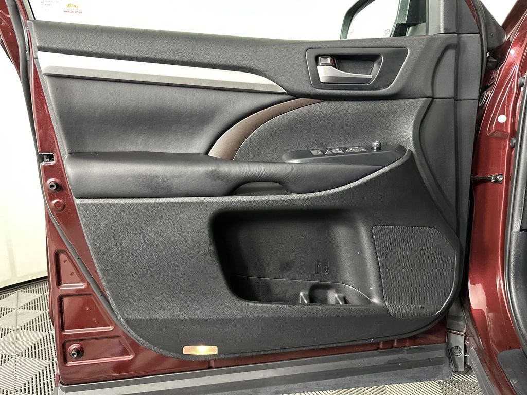 used 2019 Toyota Highlander car, priced at $29,750