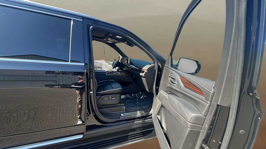 used 2021 Cadillac Escalade ESV car, priced at $61,300