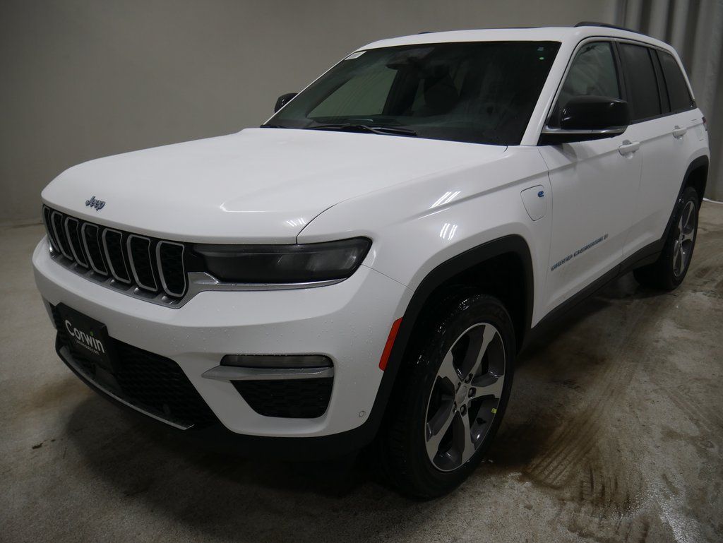 new 2024 Jeep Grand Cherokee car, priced at $60,002