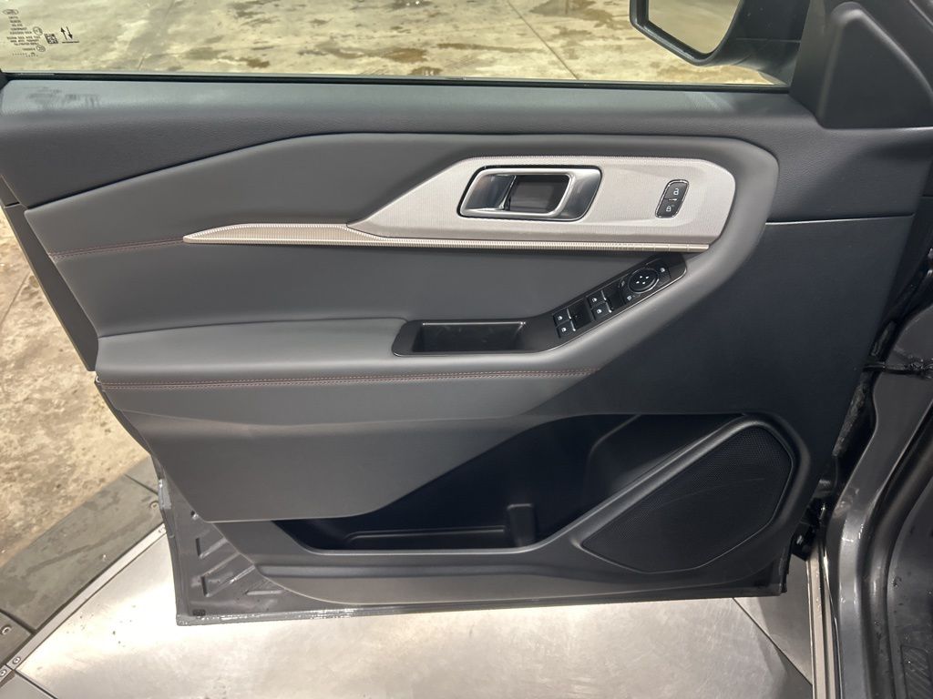new 2025 Ford Explorer car, priced at $40,905