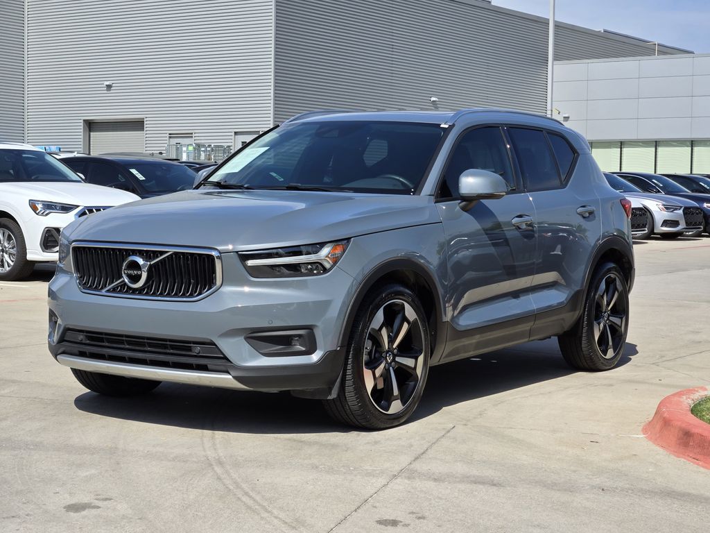 used 2021 Volvo XC40 car, priced at $22,862