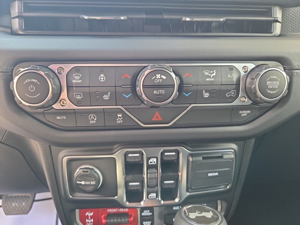 new 2025 Jeep Wrangler car, priced at $68,942