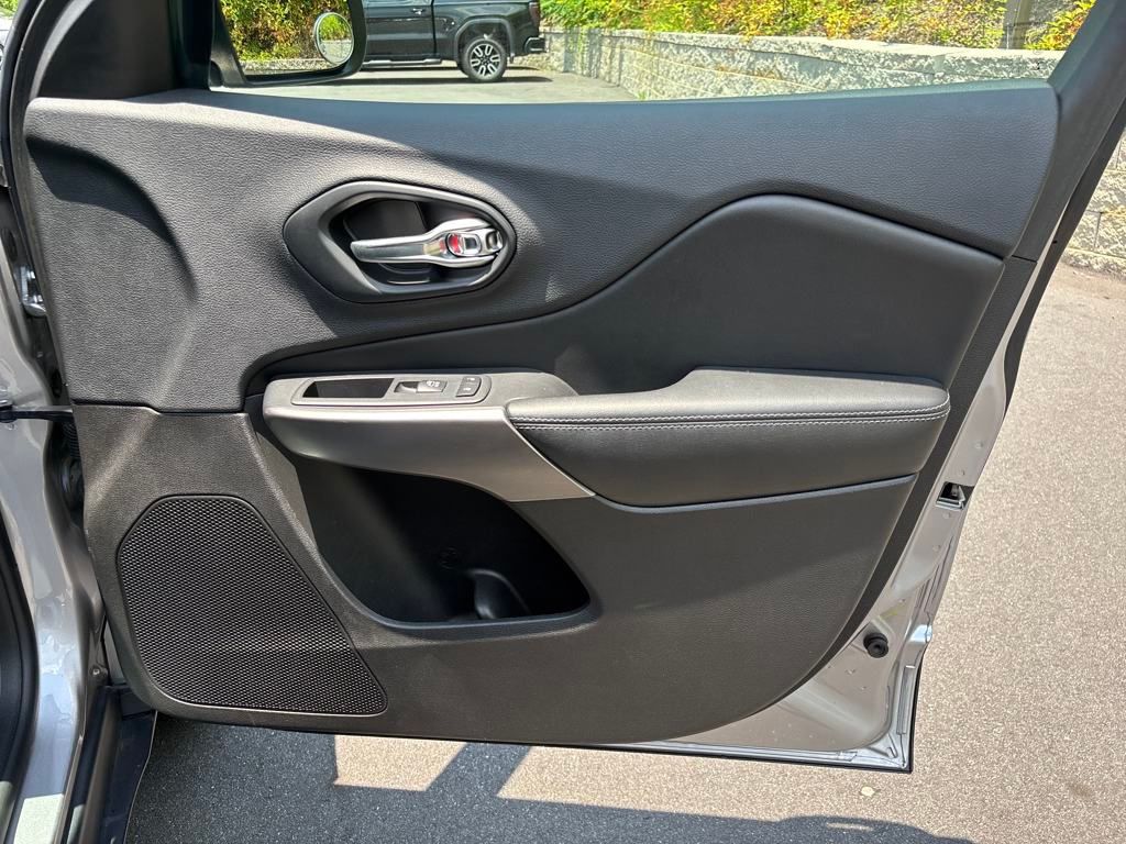 used 2019 Jeep Cherokee car, priced at $15,500
