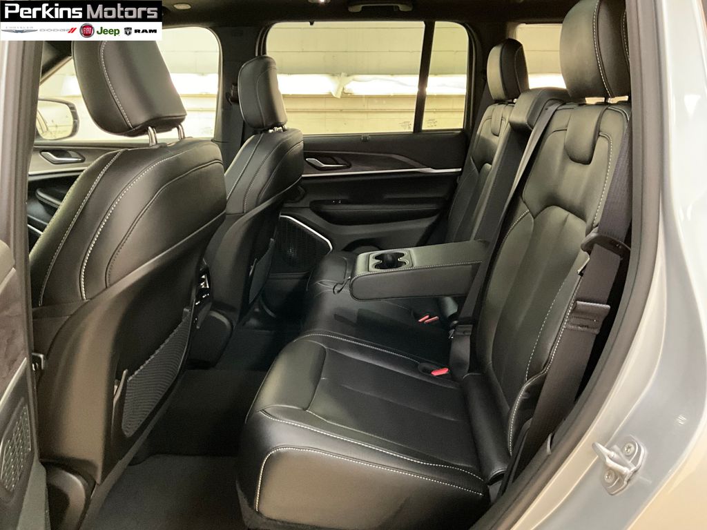 new 2025 Jeep Grand Cherokee car, priced at $45,822