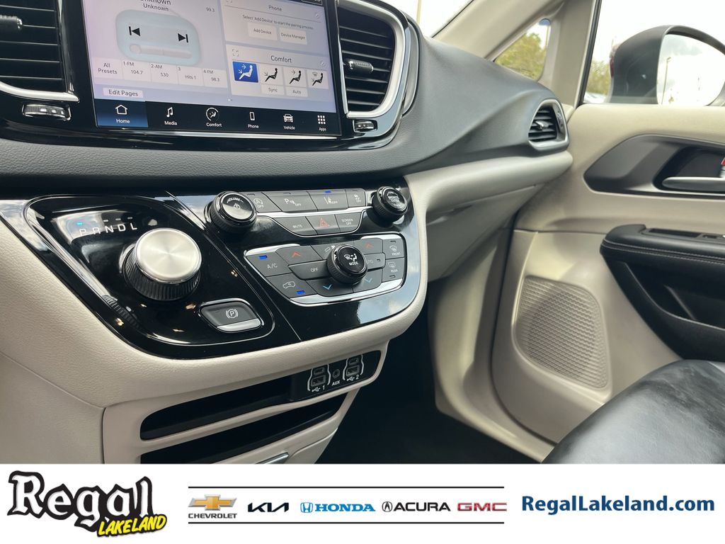 used 2023 Chrysler Pacifica car, priced at $21,294